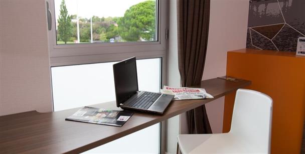 Brit Hotel Toulouse Colomiers - L’Esplanade