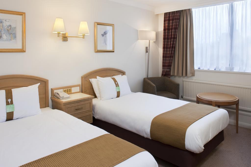 Holiday Inn Express Cardiff Airport Day Use Cardiff DayBreakHotels