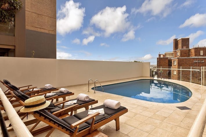 The Macleay Hotel