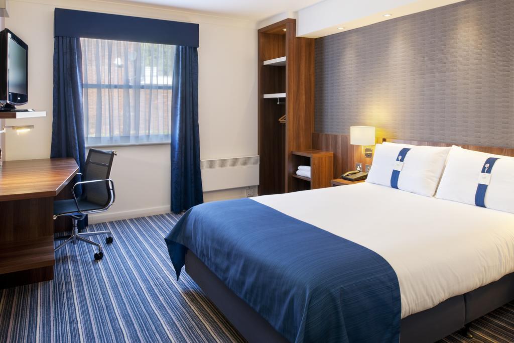 Holiday Inn Express Leeds East