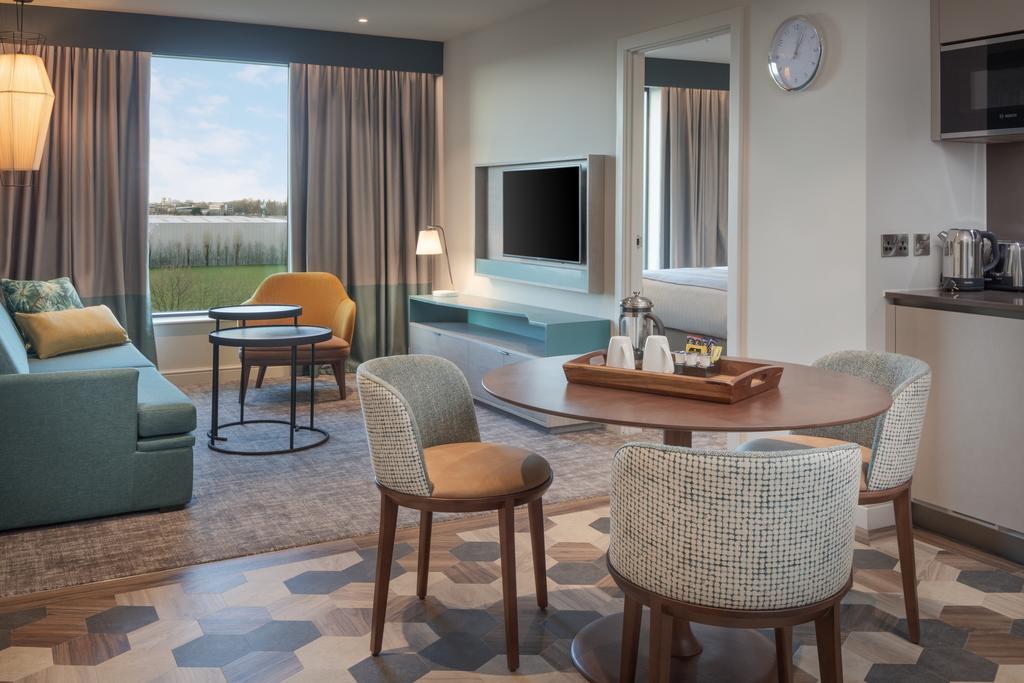 Staybridge Suites - London - Heathrow Bath Road