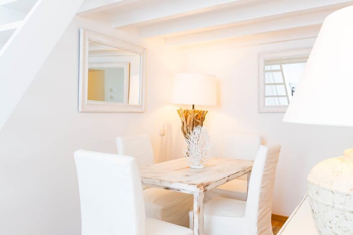 HRA - Pantheon Luxury Gold