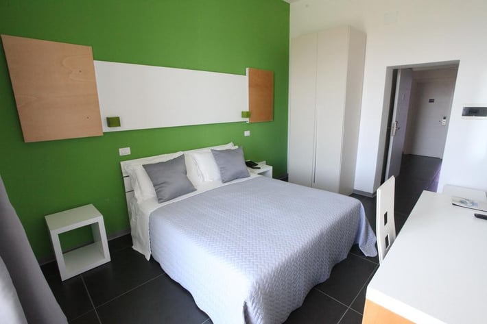 Oasis Park Hotel