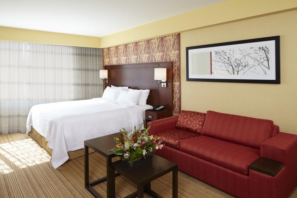 Courtyard by Marriott Los Angeles LAX/Century Boulevard