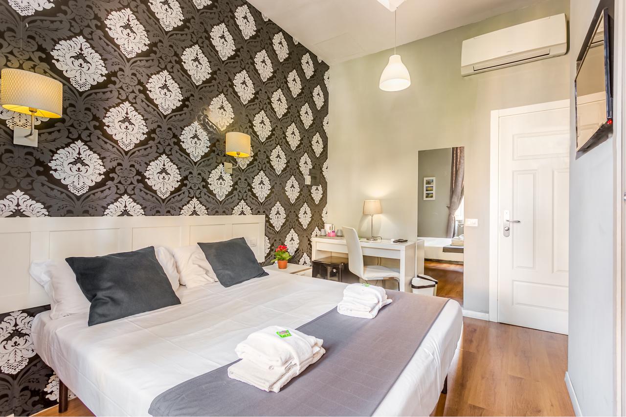 AmoRoma Suite