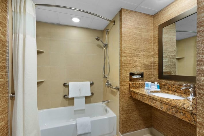 Comfort Inn & Suites Glen Mills - Philadelphia