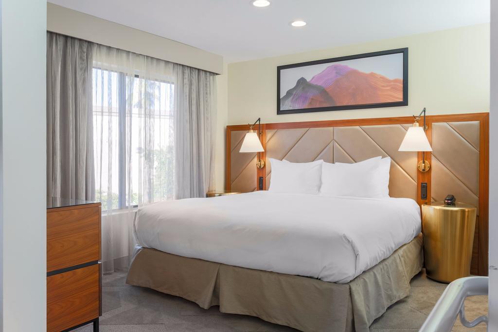 DoubleTree Suites by Hilton Hotel Sacramento - Rancho Cordova