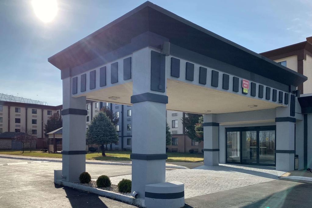 Days Inn and Suites by Wyndham Hammond