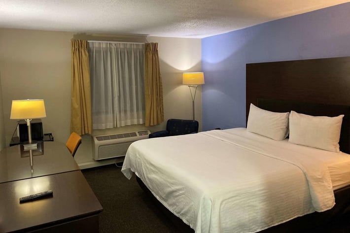 Days Inn and Suites by Wyndham Hammond