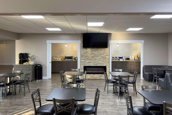 Days Inn and Suites by Wyndham Hammond