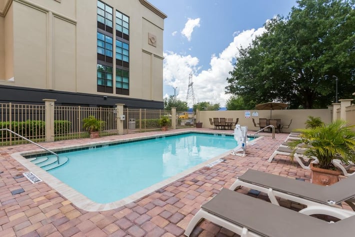 Wingate by Wyndham Universal Studios & Convention Center