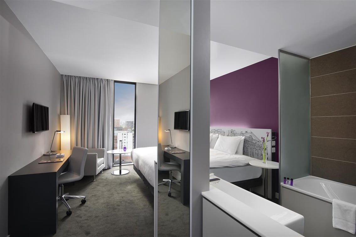 THE 10 CLOSEST Hotels to Long Legs, Manchester
