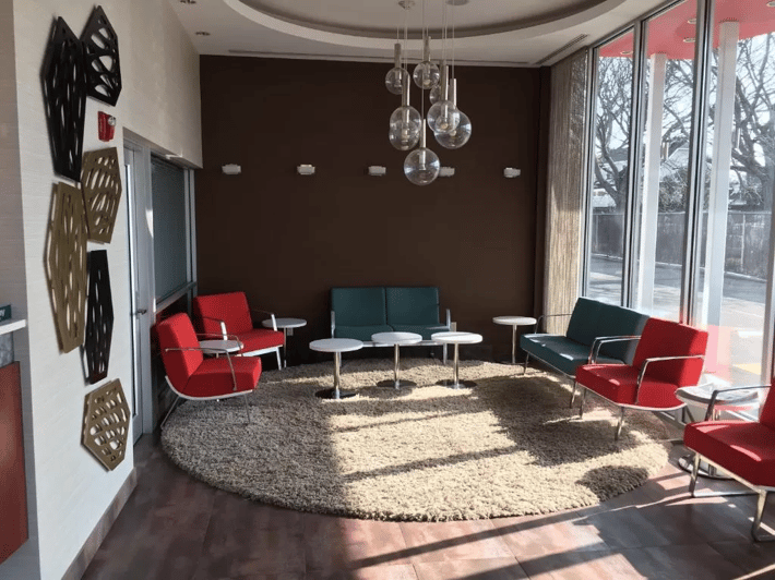Ramada by Wyndham Rockville Centre