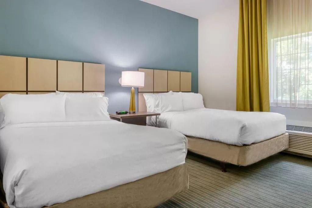 Candlewood Suites Fort Myers-Sanibel Gateway