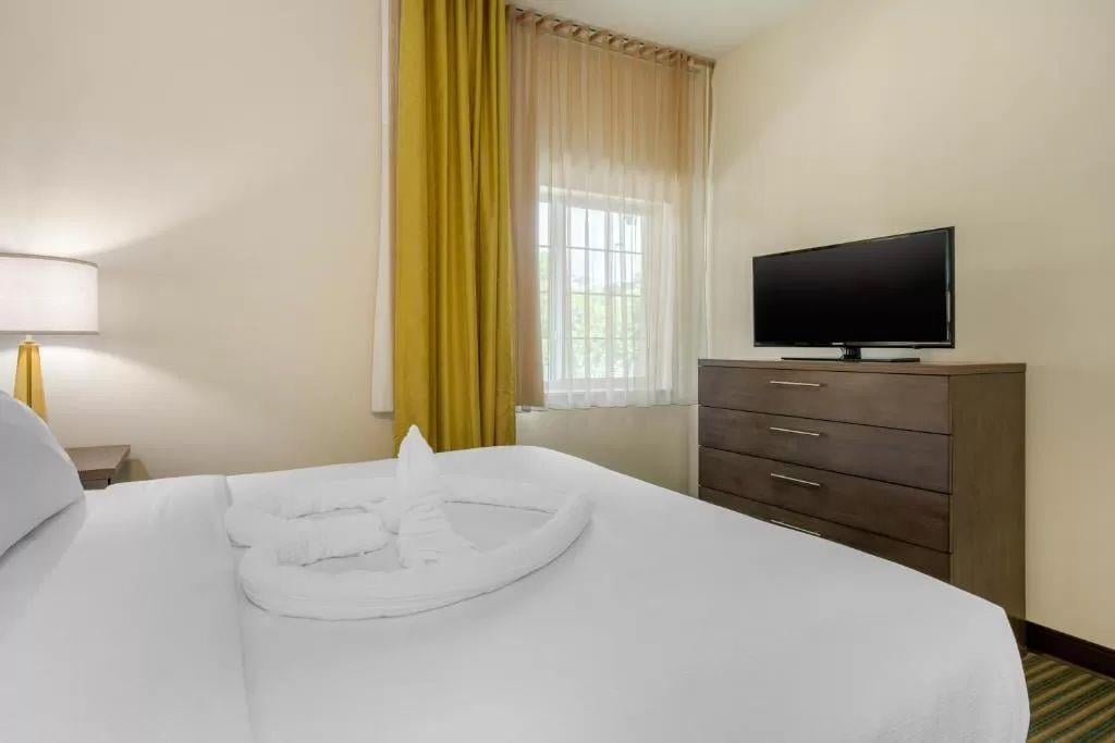 Candlewood Suites Fort Myers-Sanibel Gateway