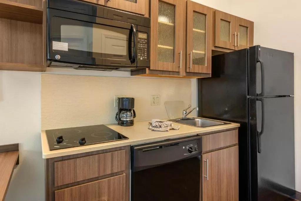 Candlewood Suites Fort Myers-Sanibel Gateway