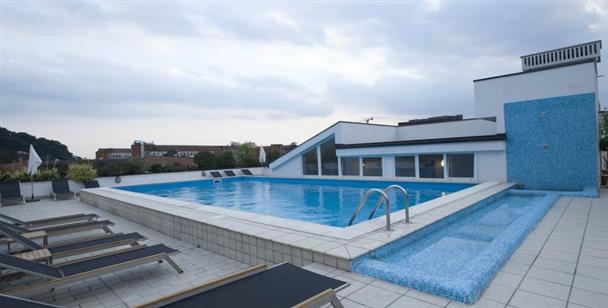 Regal Hotel & Apartments