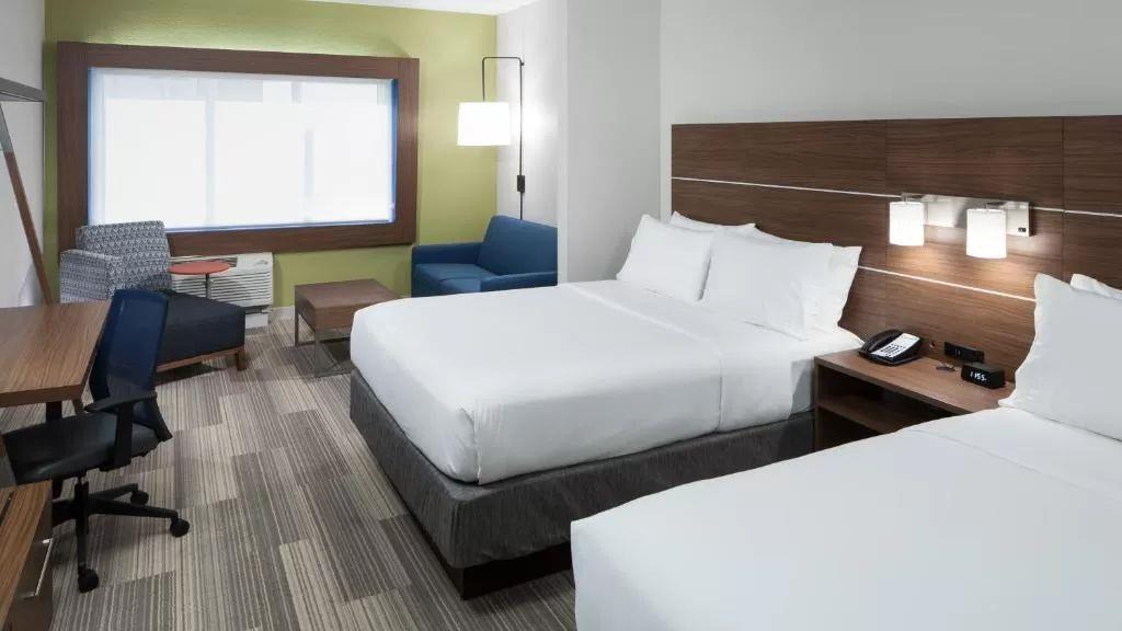 Holiday Inn Express & Suites Orlando at Seaworld