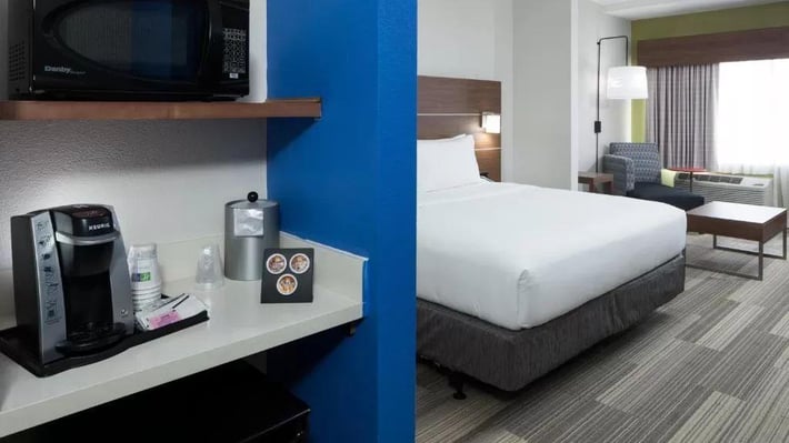 Holiday Inn Express & Suites Orlando at Seaworld