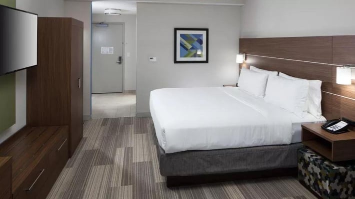 Holiday Inn Express & Suites Orlando at Seaworld