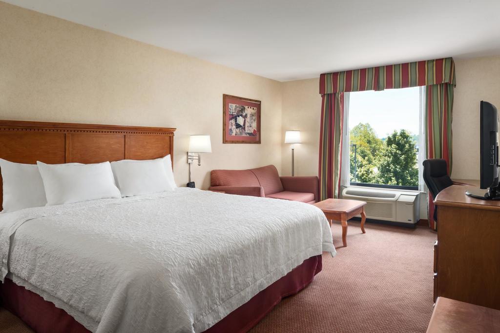 Hampton Inn Belle Vernon