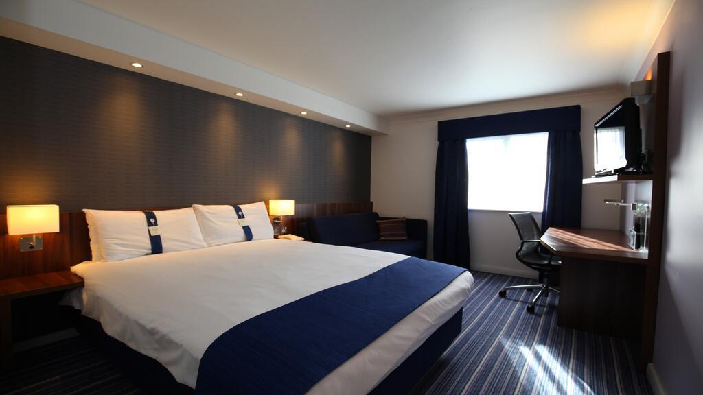 Holiday Inn Express Glenrothes