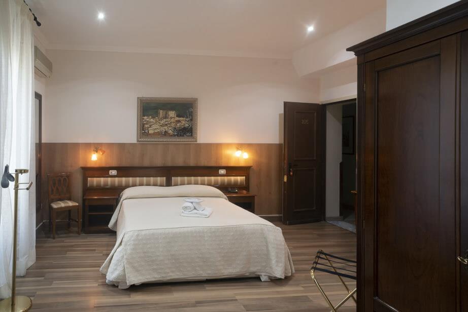 Hotel Tonic