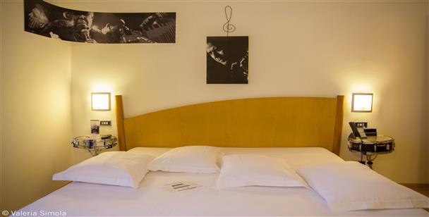Hotel Franklin Feel The Sound