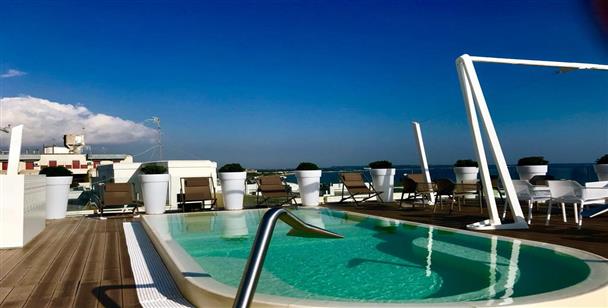 M&F Hotel