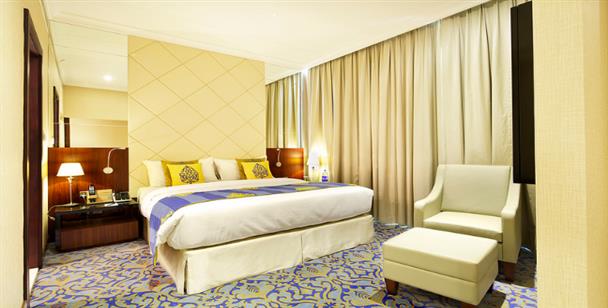 Raviz Center Point Hotel