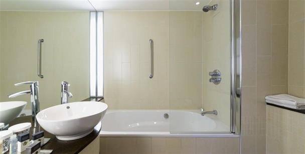 DoubleTree by Hilton London Heathrow Airport