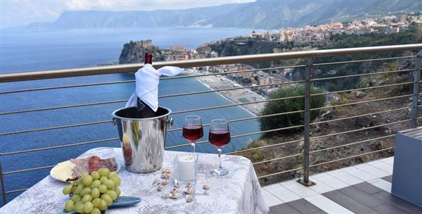 Miramare Scilla Grand Youth Hostel