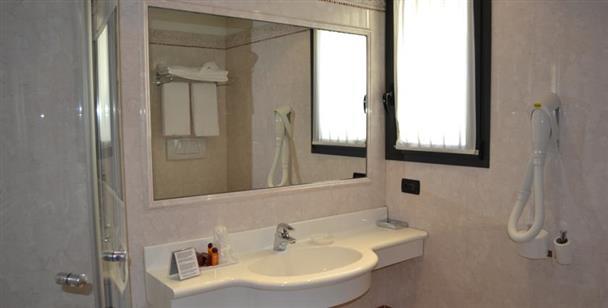 Admiral Hotel Villa Erme