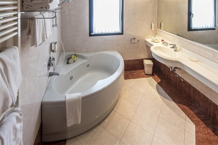 Admiral Hotel Villa Erme