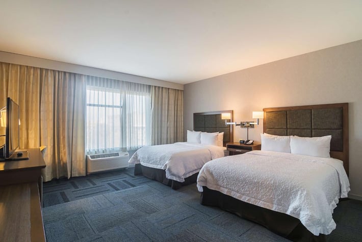 Hampton Inn Chicago North-Loyola Station