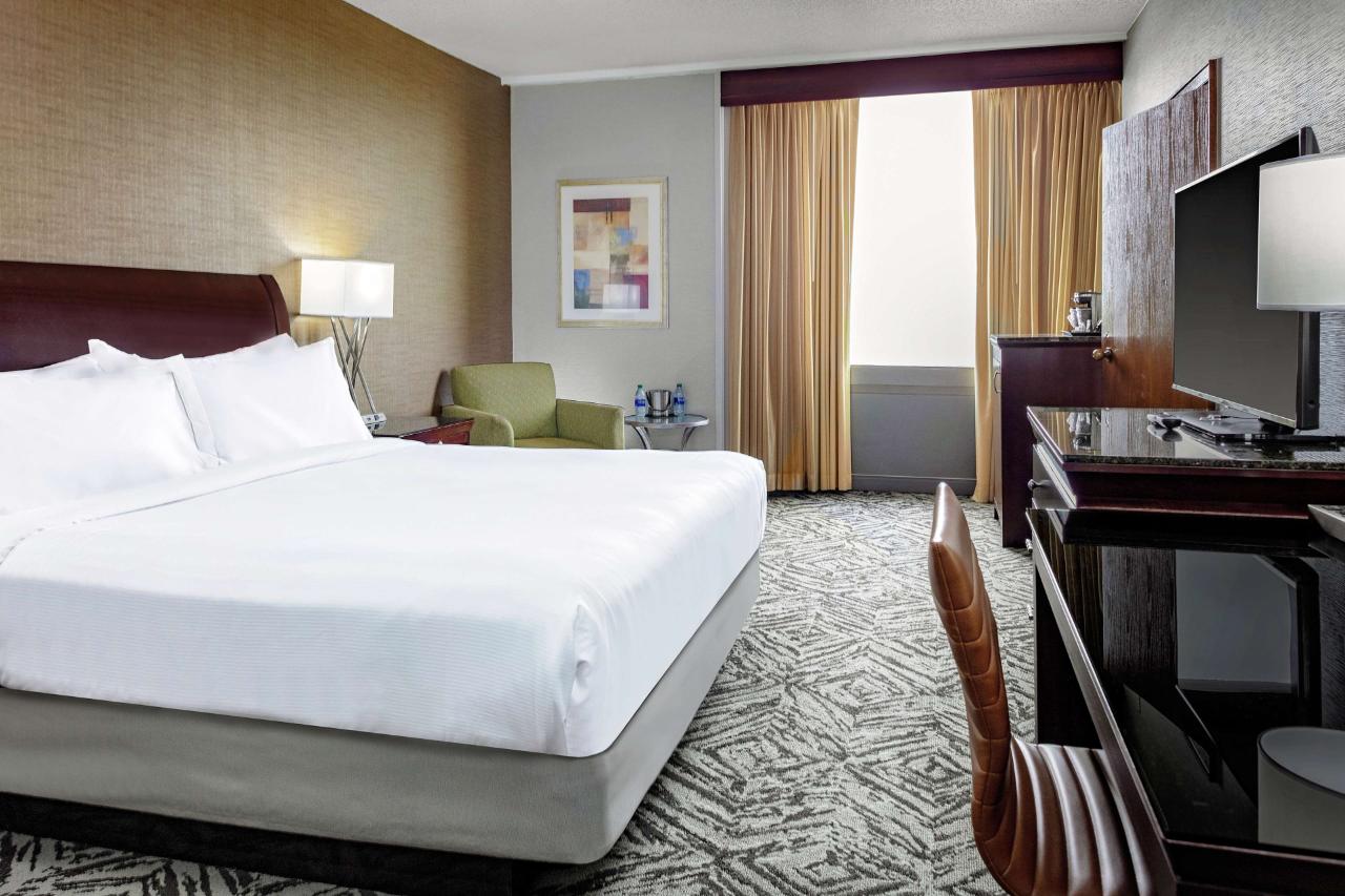DoubleTree by Hilton Omaha-Downtown