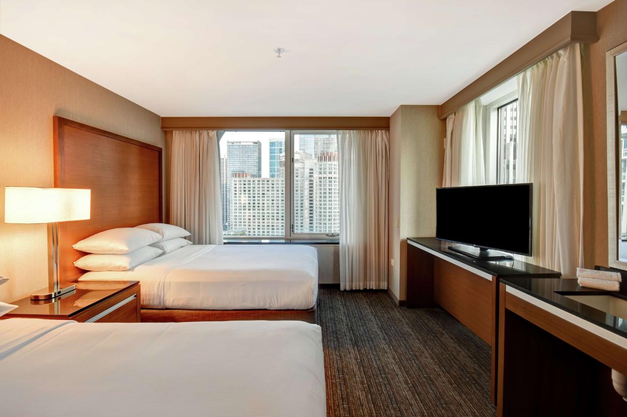 Embassy Suites by Hilton Chicago Downtown Magnificent Mile
