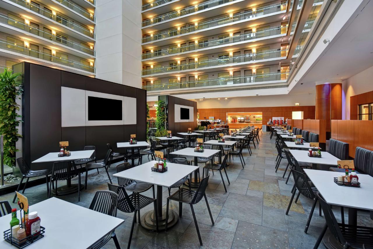 Embassy Suites by Hilton Chicago Downtown Magnificent Mile