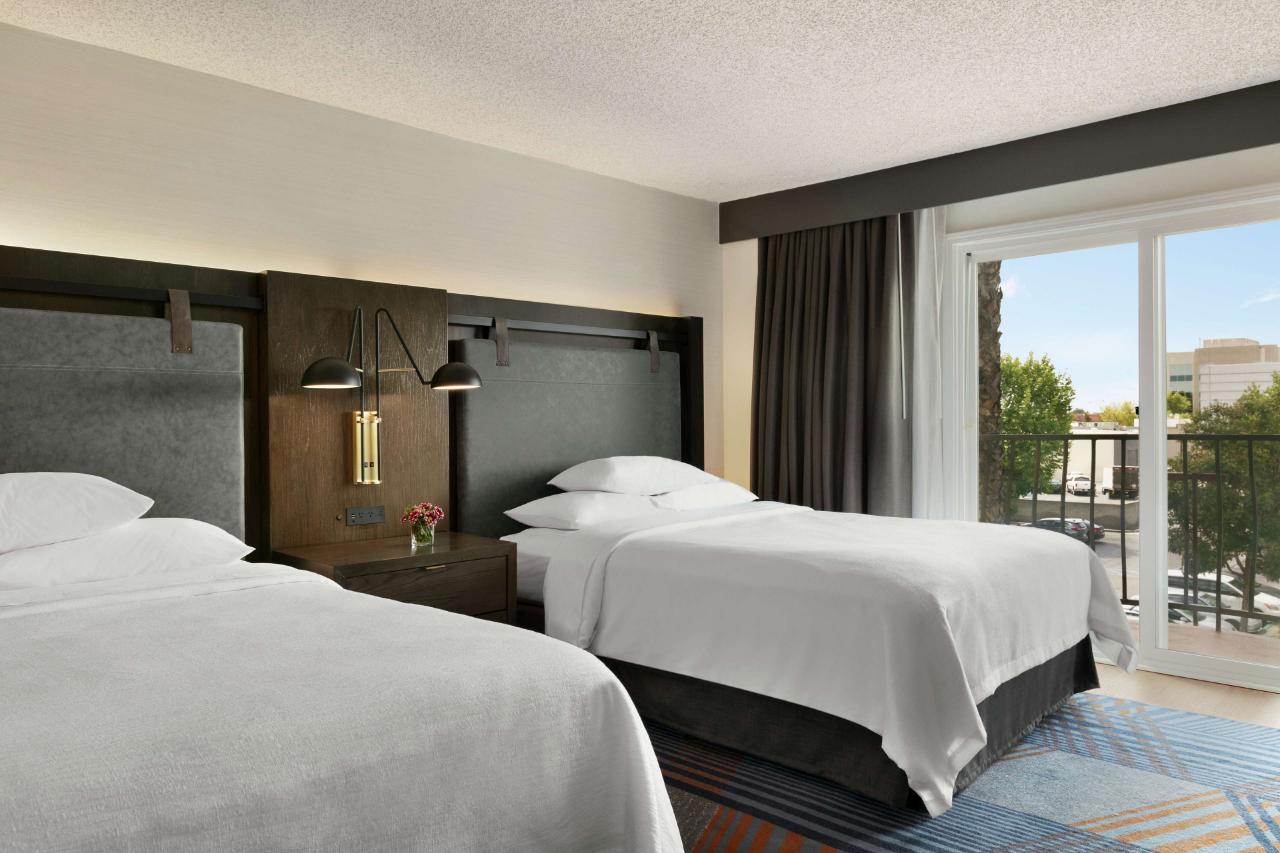 Embassy Suites by Hilton Los Angeles Downey