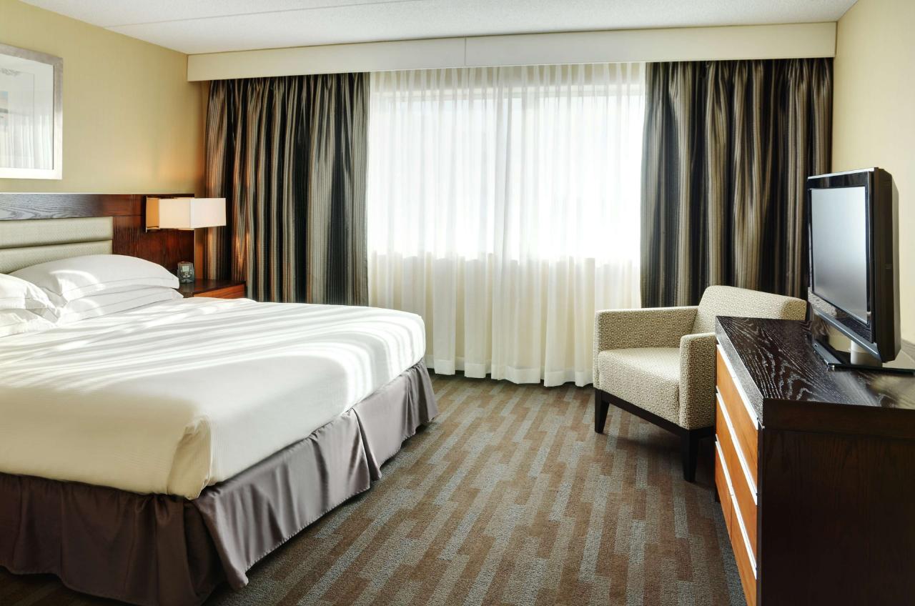 Hilton Winnipeg Airport Suites