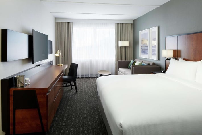 DoubleTree by Hilton Montreal Airport