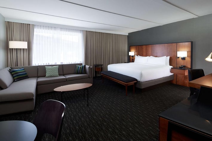 DoubleTree by Hilton Montreal Airport