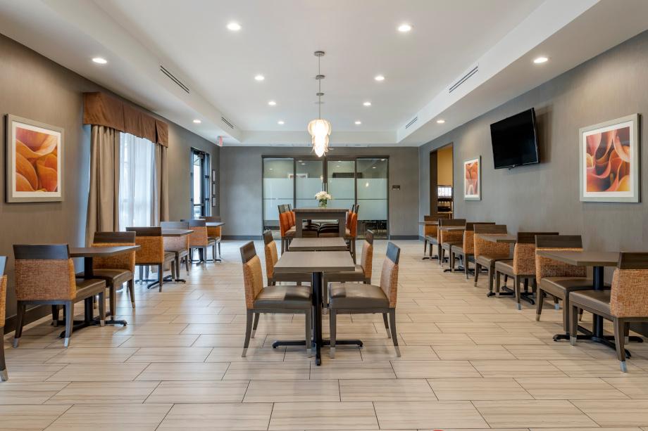 Comfort Suites Near Sam Houston Race Park