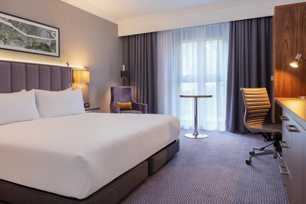 DoubleTree by Hilton Hotel Edinburgh Airport