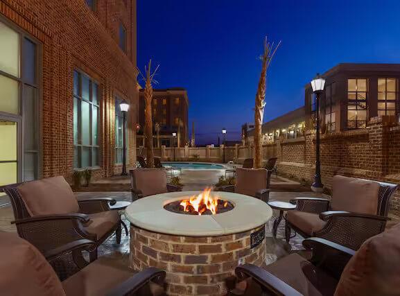 Embassy Suites by Hilton Savannah Historic District