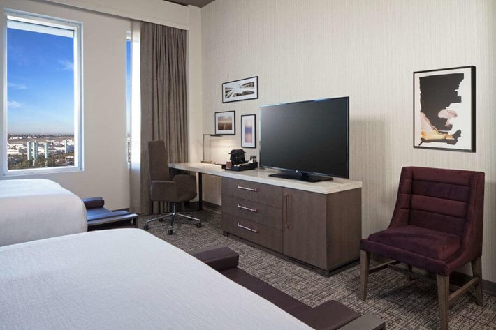 H Hotel Los Angeles, Curio Collection by Hilton