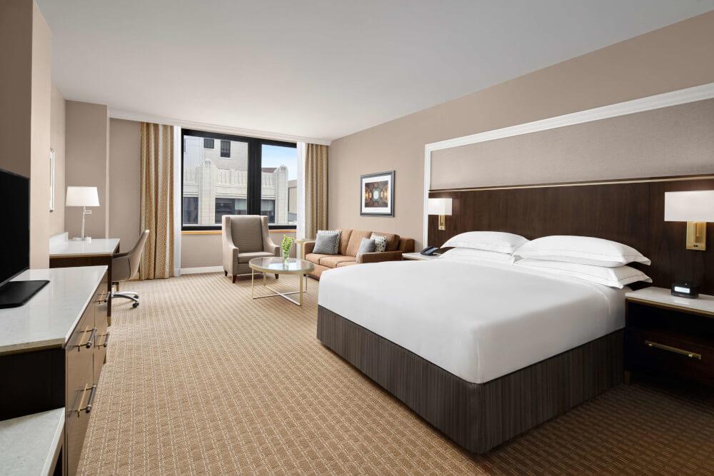 Hilton Indianapolis Hotel & Suites