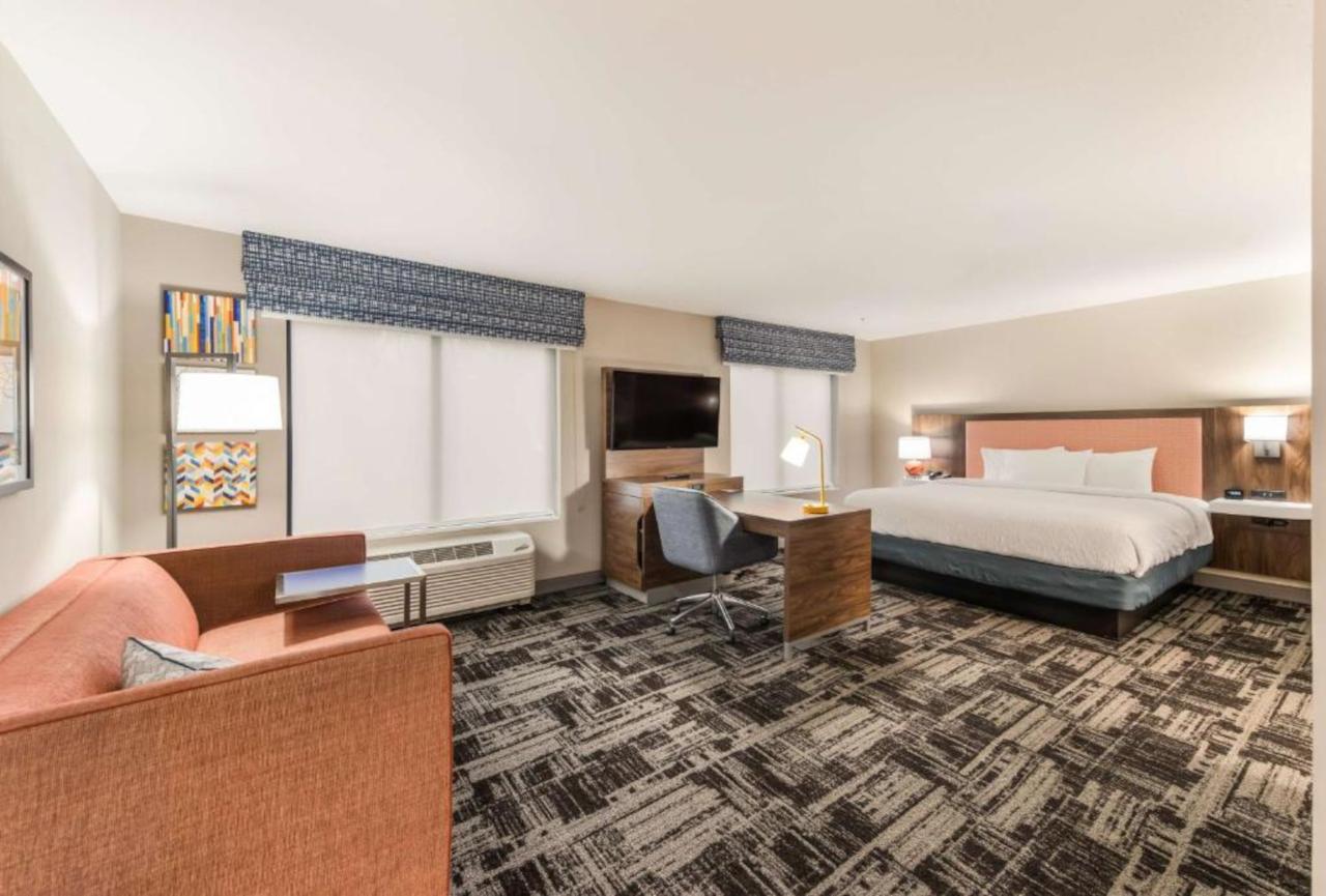 Hampton Inn & Suites Benton Harbor