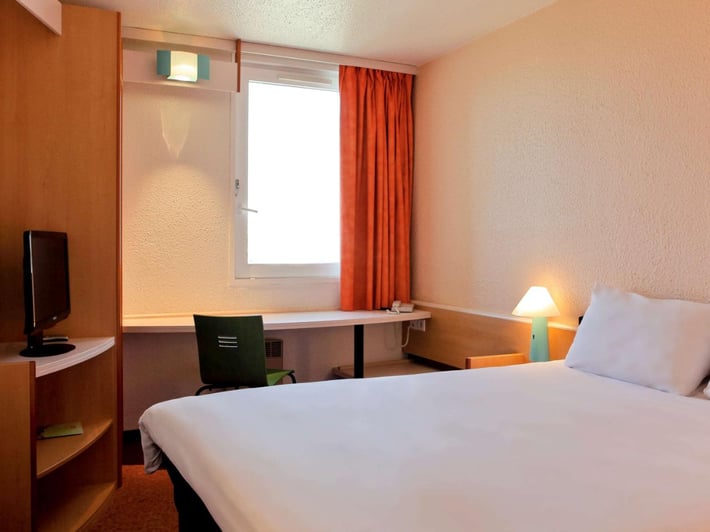 ibis Lyon Est Bron