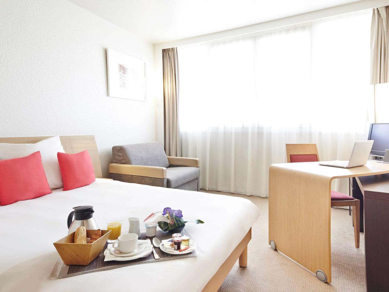 Novotel London Heathrow Airport - M4 Jct 4